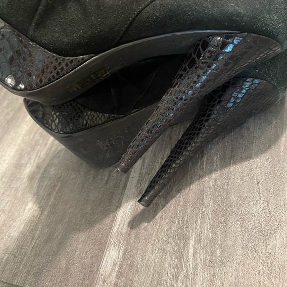 Black suede booties with snakeskin platform heel - Picture 3 of 3